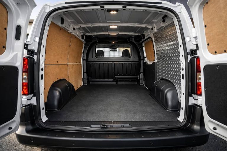 Peugeot Partner Panelvan Döşeme ve Kaplama Hizmetleri